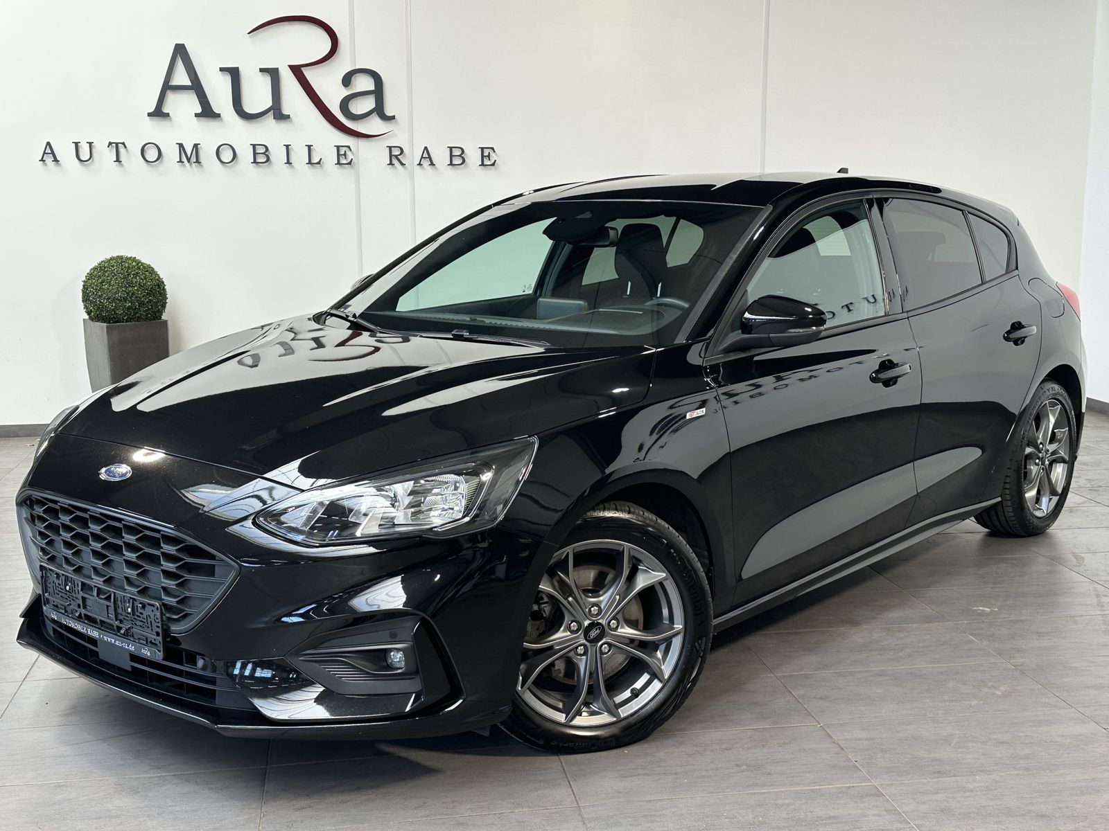 Fahrzeugabbildung Ford Focus 2.0 EB ST-Line NAV+LED+AHK+HUD+B&O+KAM+ACC