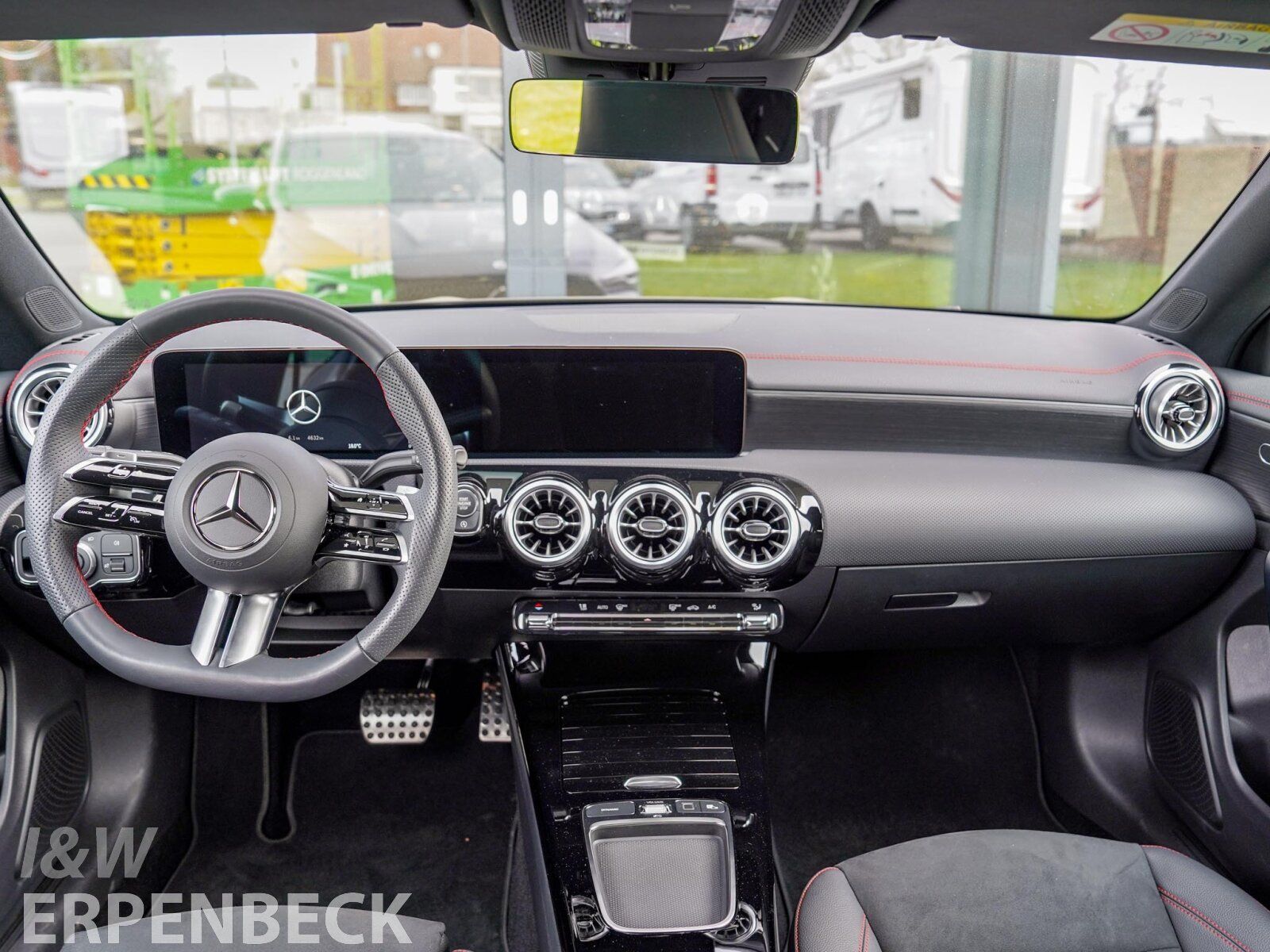 Fahrzeugabbildung Mercedes-Benz CLA 200 AMG Kamera Keyless LED Night Totwinkell