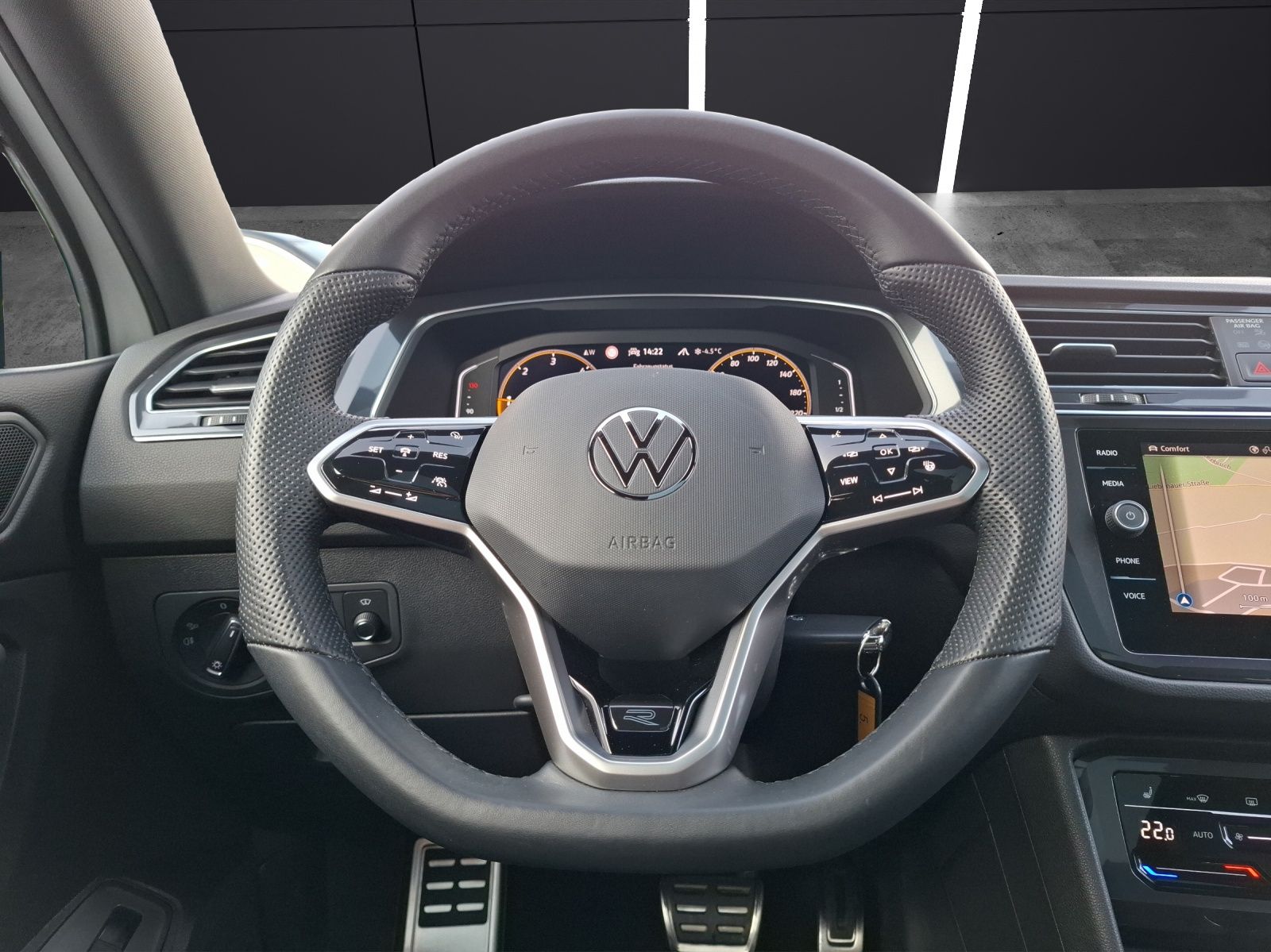 Fahrzeugabbildung Volkswagen Tiguan Allspace TDI R-Line DSG 4M Matrix Navi Pa