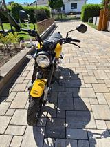 Yamaha XSR125 - YAMAHA GELB