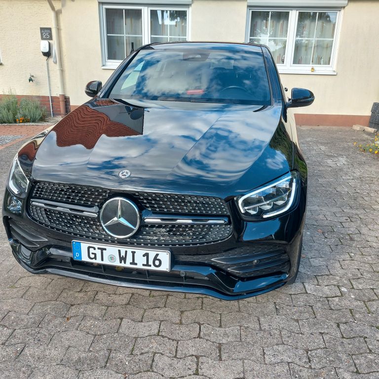 Image of Mercedes-Benz GLC 300