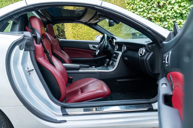 Mercedes-Benz SLK 350 BlueEfficiency/ AIRSCARF/ H&K/ PANO