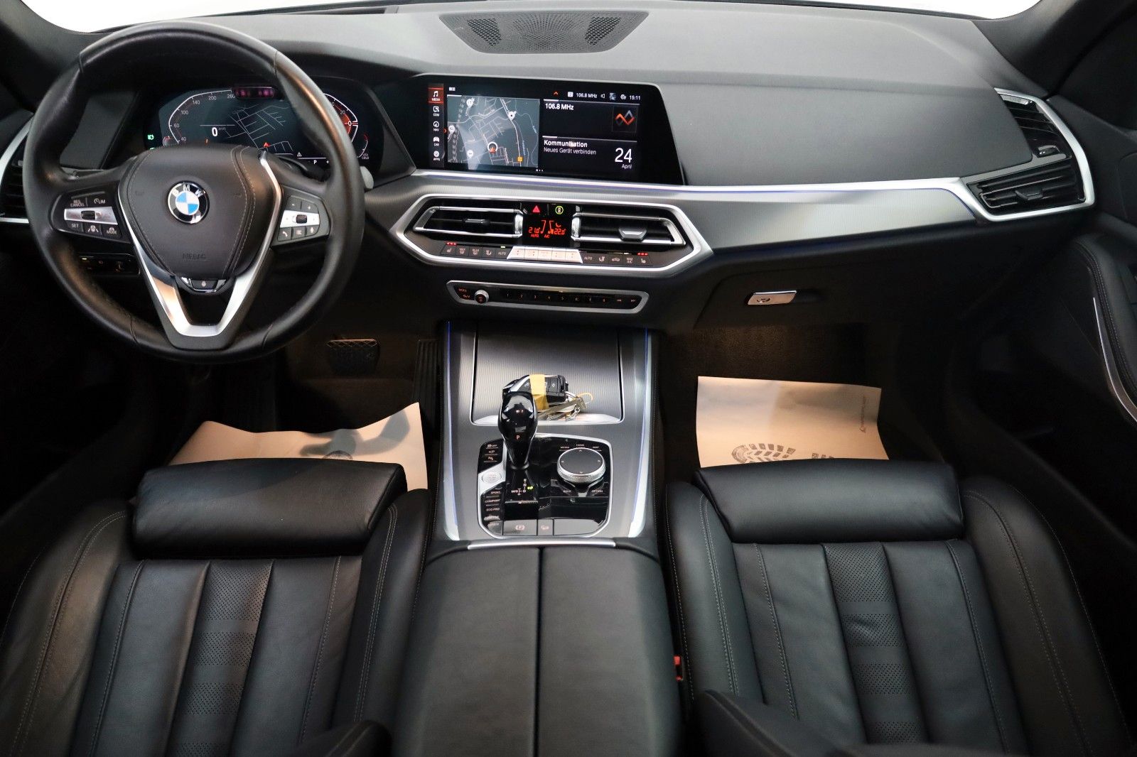 Fahrzeugabbildung BMW X5 xDrive 30d Leder,Navi,LED,PanDach,HeadUp,360°