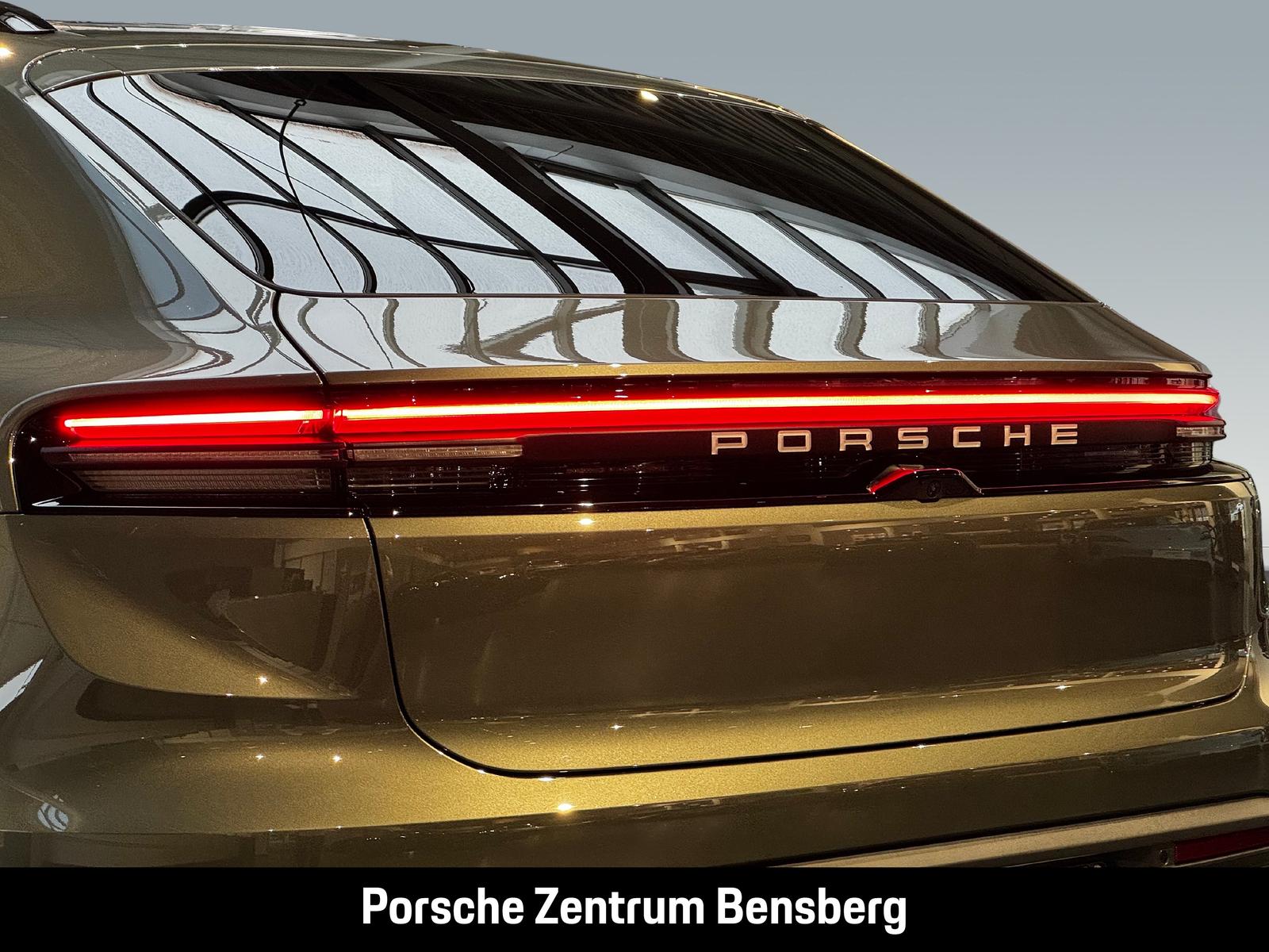 Porsche Macan 4S Electric