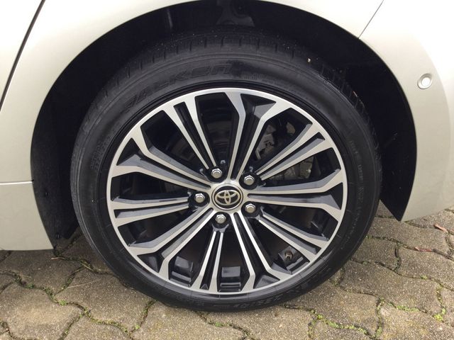 Corolla 2.0 Hybrid Team D "helle Innenausstattun