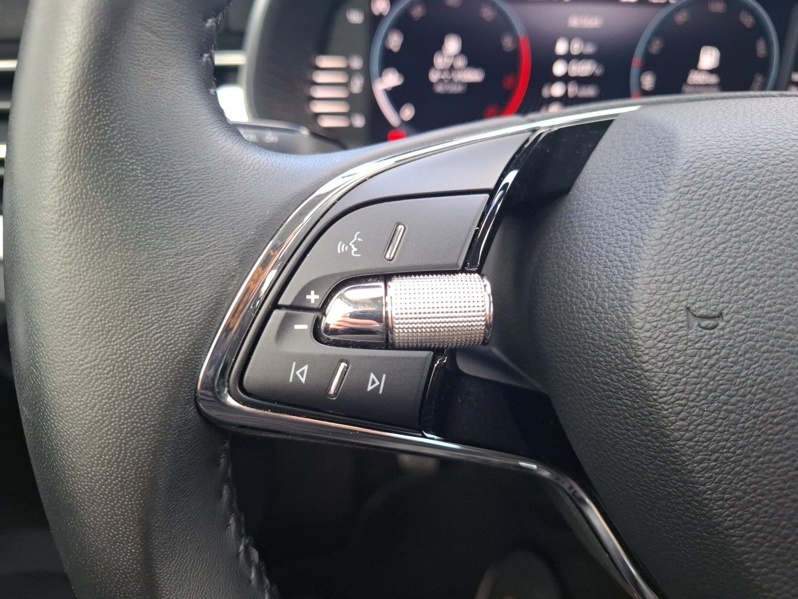 Fahrzeugabbildung SKODA Kamiq TSI Ambition Navi VC GRA PDC SH LM