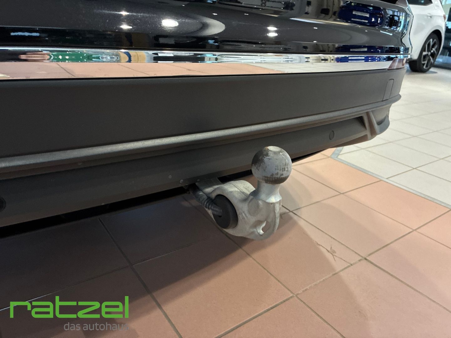 Fahrzeugabbildung Volkswagen Tiguan Life 2.0 TDI DSG AHK-klappbar Navi LED AC