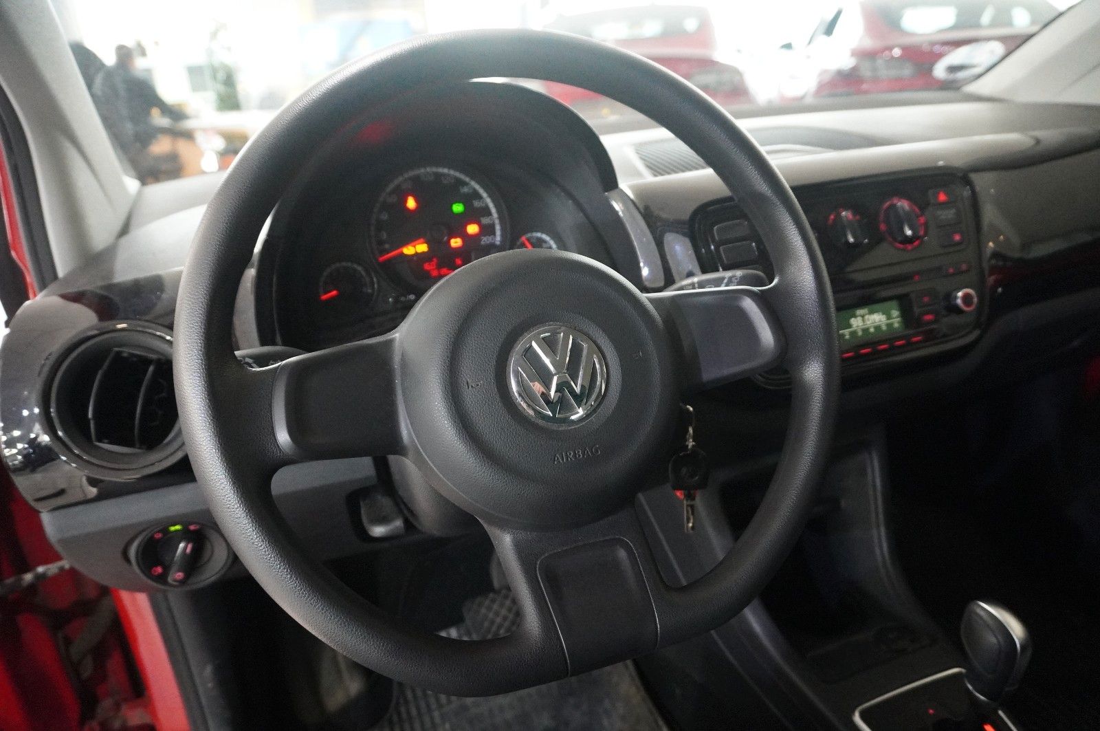 Fahrzeugabbildung Volkswagen up! 1.0 MOVE 5-TÜR AUTOMATIK KLIMA/AUX/CD