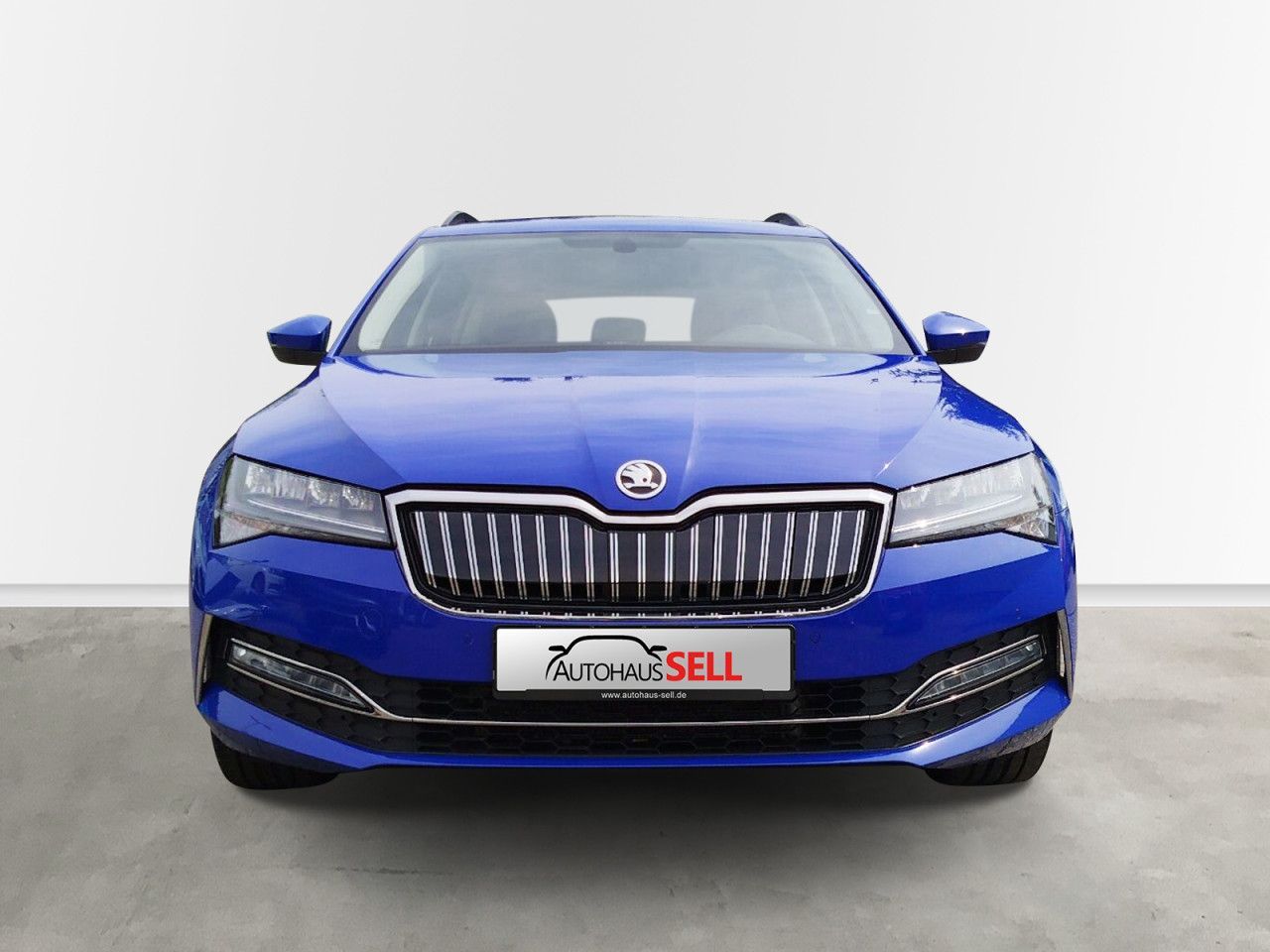 Fahrzeugabbildung SKODA Superb Combi Ambition iVTS115/1.4A6F, Navi