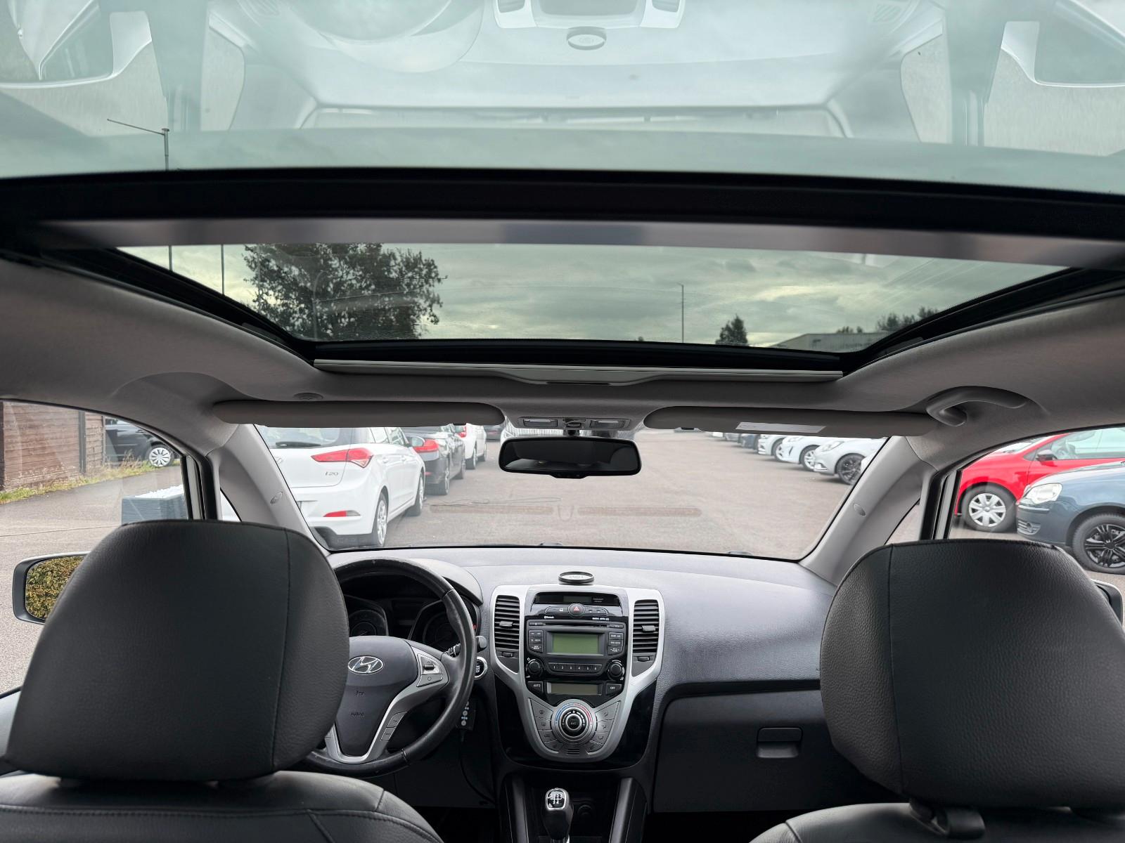 Hyundai ix20 2011 — photo 22
