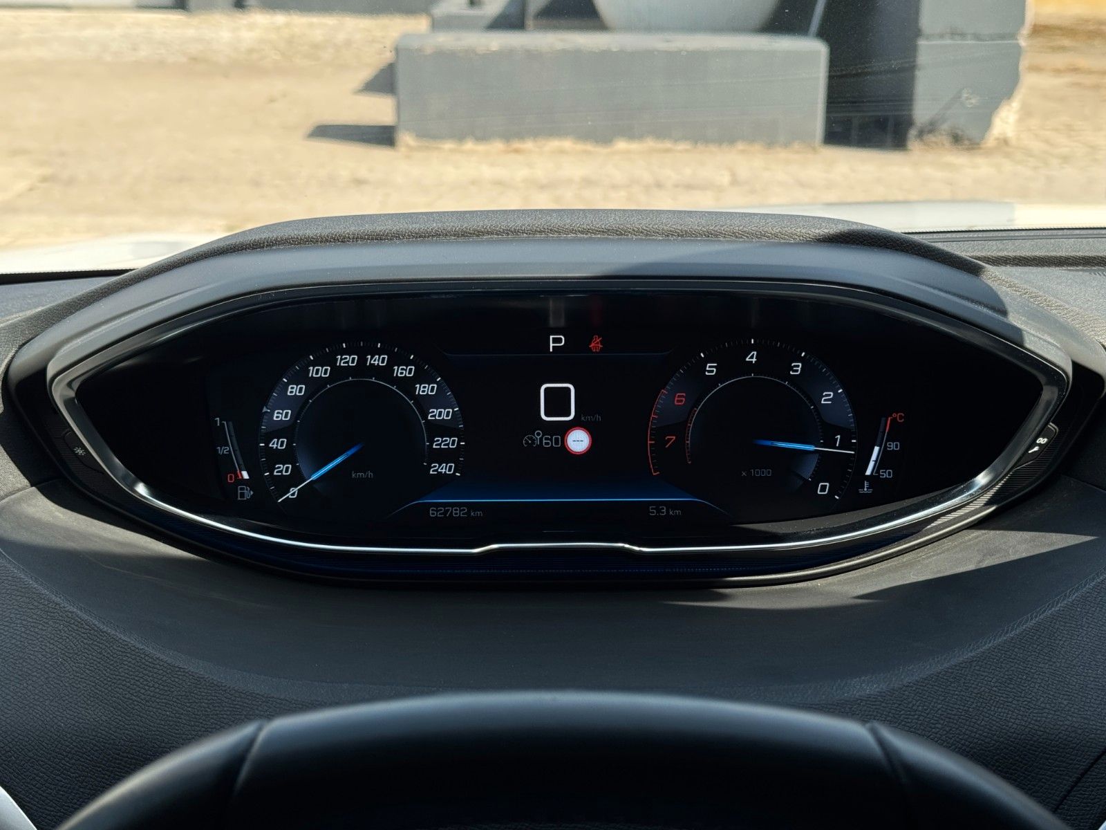 Fahrzeugabbildung Peugeot 3008 PureTech 180 Allure Tempomat PDC CarPlay