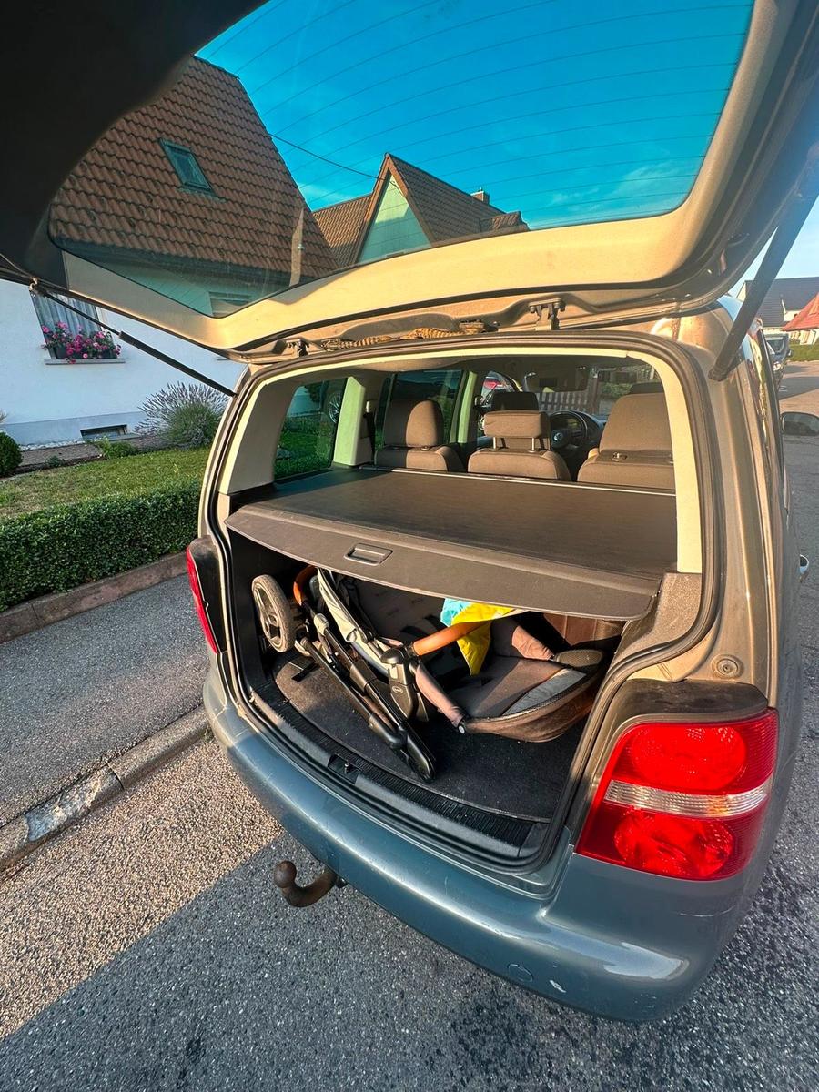 Volkswagen Touran 2006 — engine 140 HP (103kW)