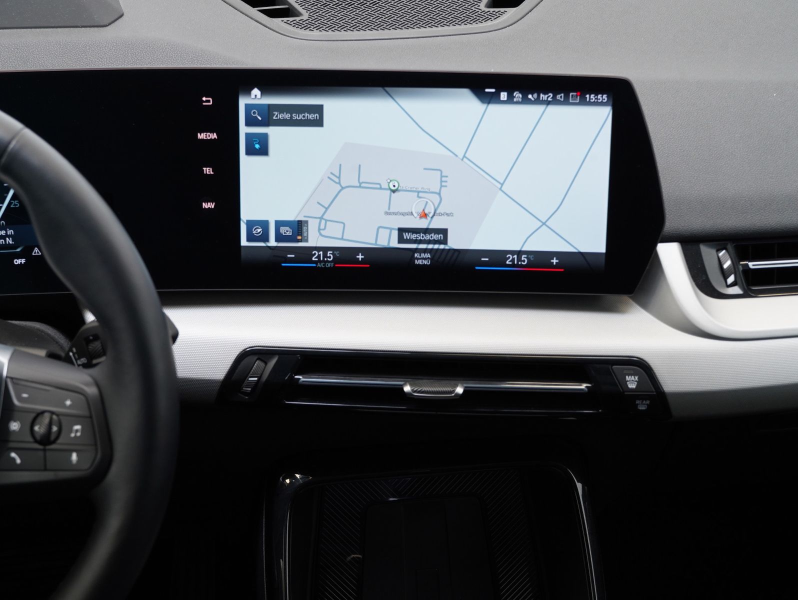 Fahrzeugabbildung BMW iX1 30 xDrive LED/ACC/HEAD-UP/KEYLESS/PANO/360°