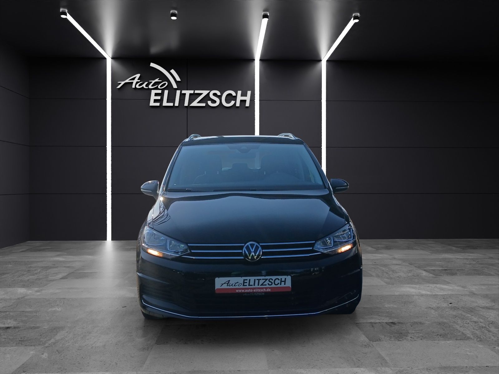 Fahrzeugabbildung Volkswagen Touran TSI Move DSG 7-Si Navi AID ACC PDC SH LM