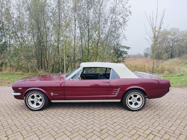 Ford MUSTANG CONVERTIBLE C CODE AUTOMATIC