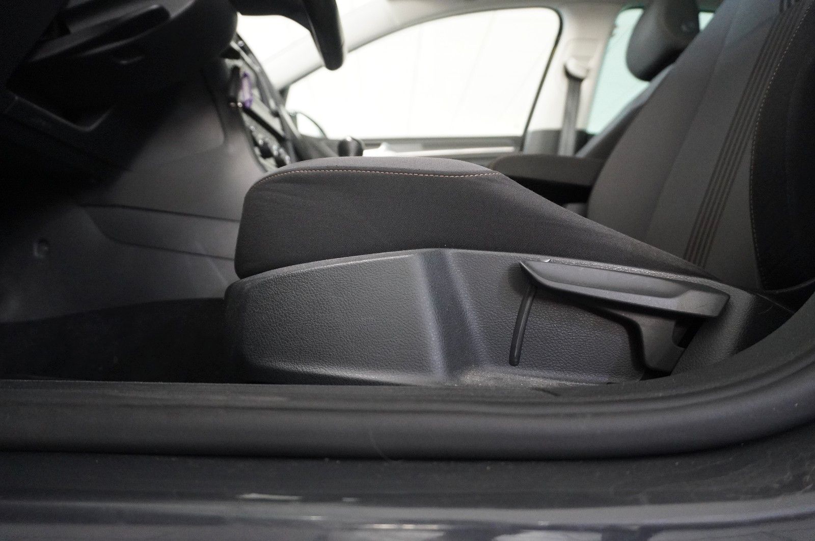 Fahrzeugabbildung Volkswagen Golf VII Lim.  1.2 TSI ALLSTAR NAVI/SHZ/PDC/TEMP