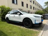 BMW iX xDrive40 -Unfallfrei, BMW-Service bis 07/27  - BMW iX von privat