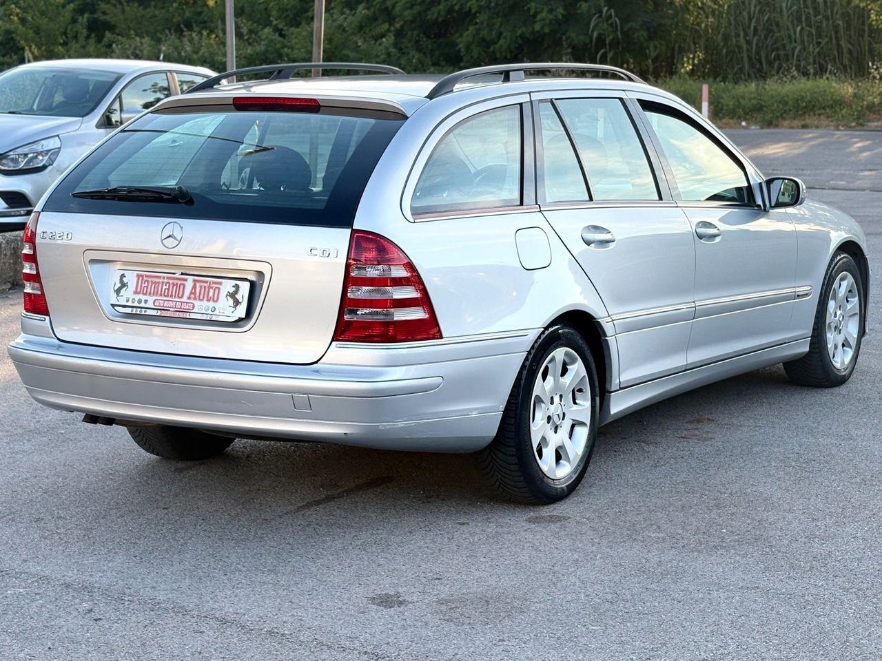 Mercedes-Benz C220 2006 — photo 8
