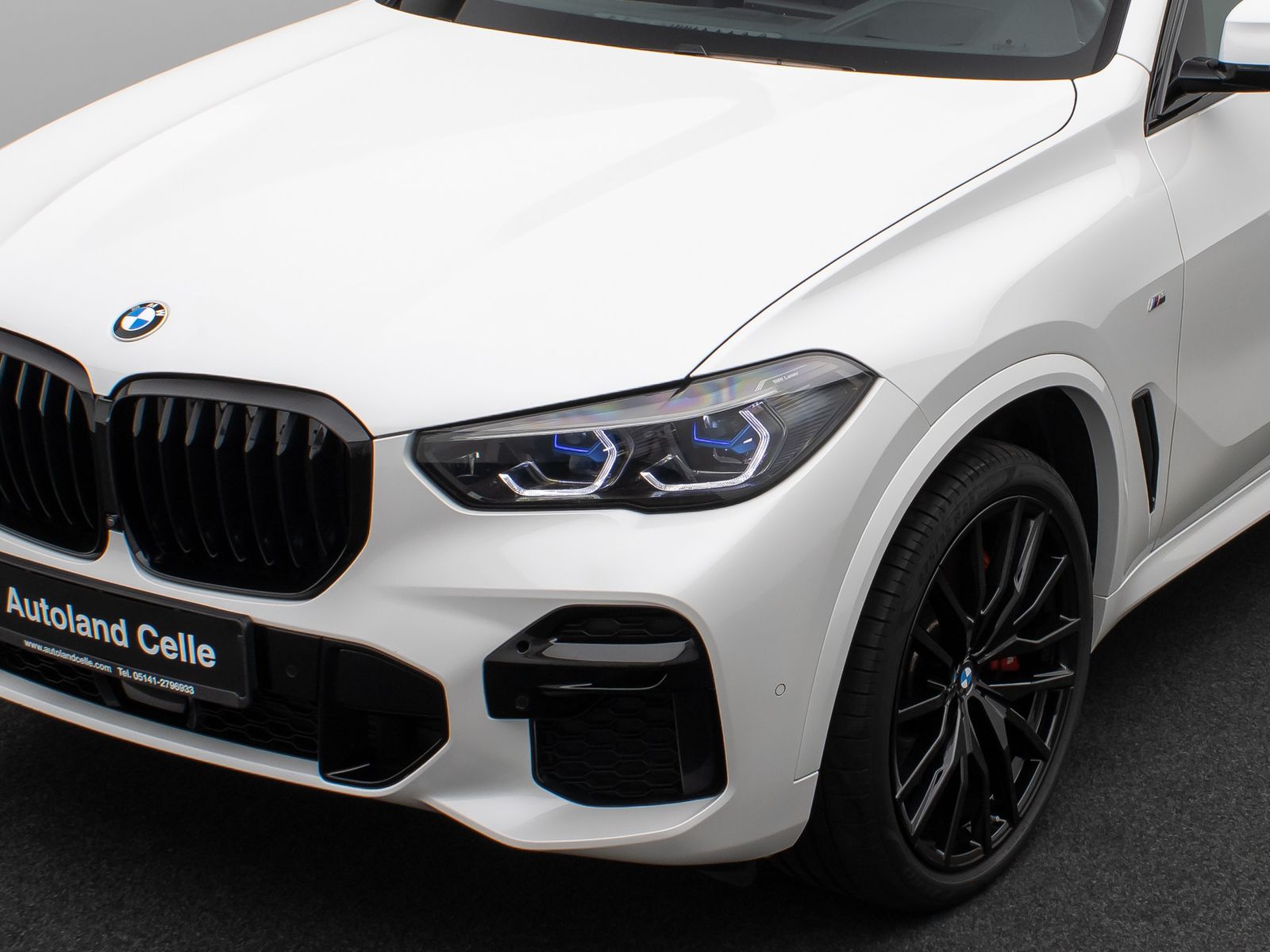 Fahrzeugabbildung BMW X5 xD40d M Sport Panorama Laser 360°HUD DAB B&W