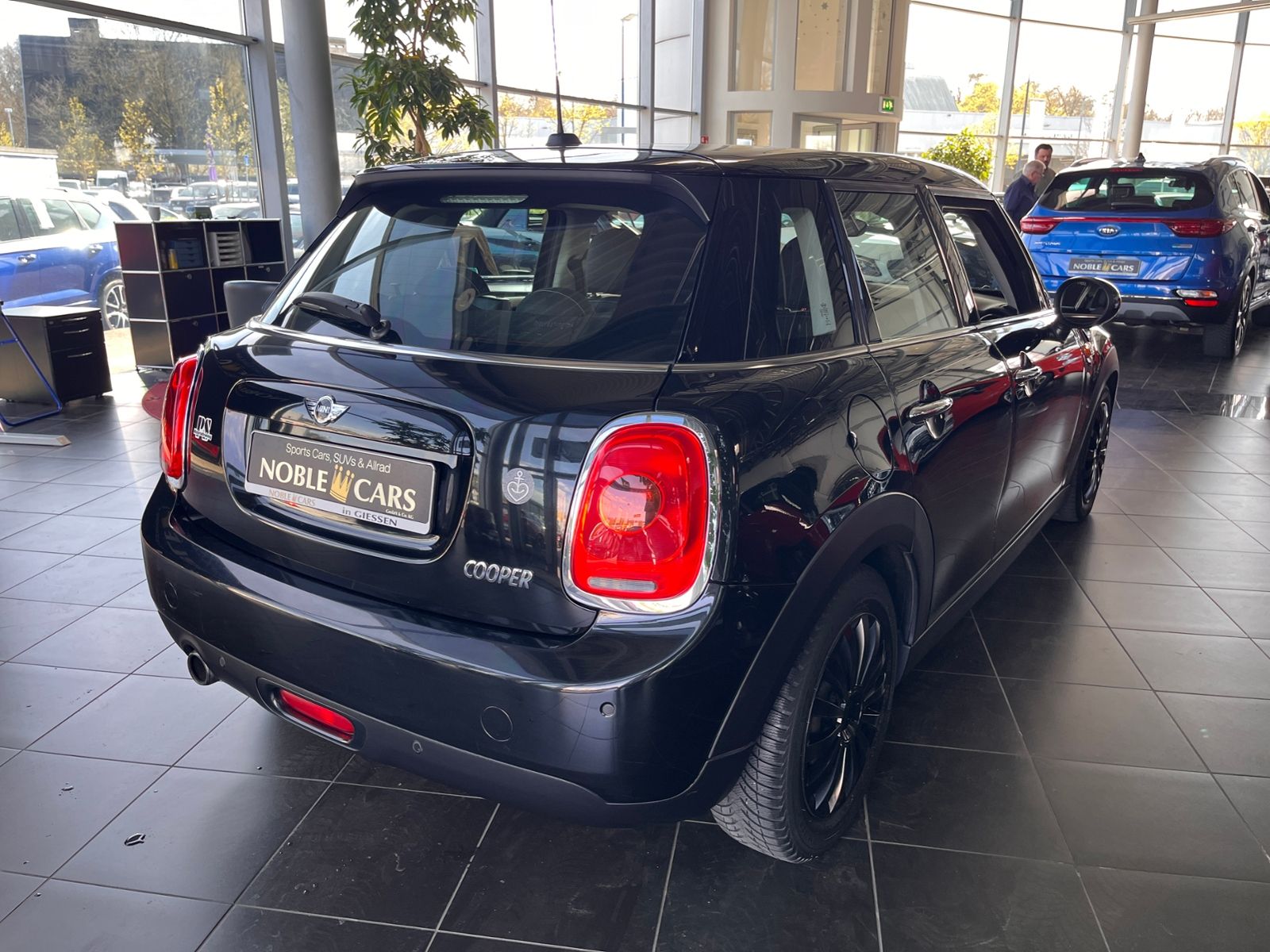 Fahrzeugabbildung MINI Cooper KLIMA PDC SHZ ALU