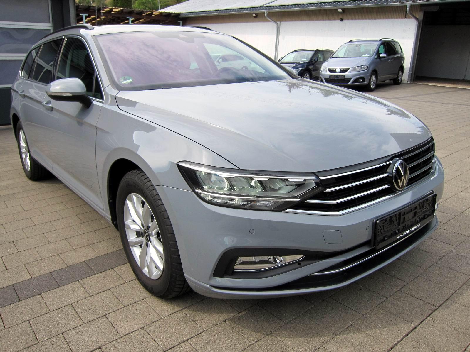 Volkswagen Passat Var Business 2,0TDI DSG Kamera AHK LED