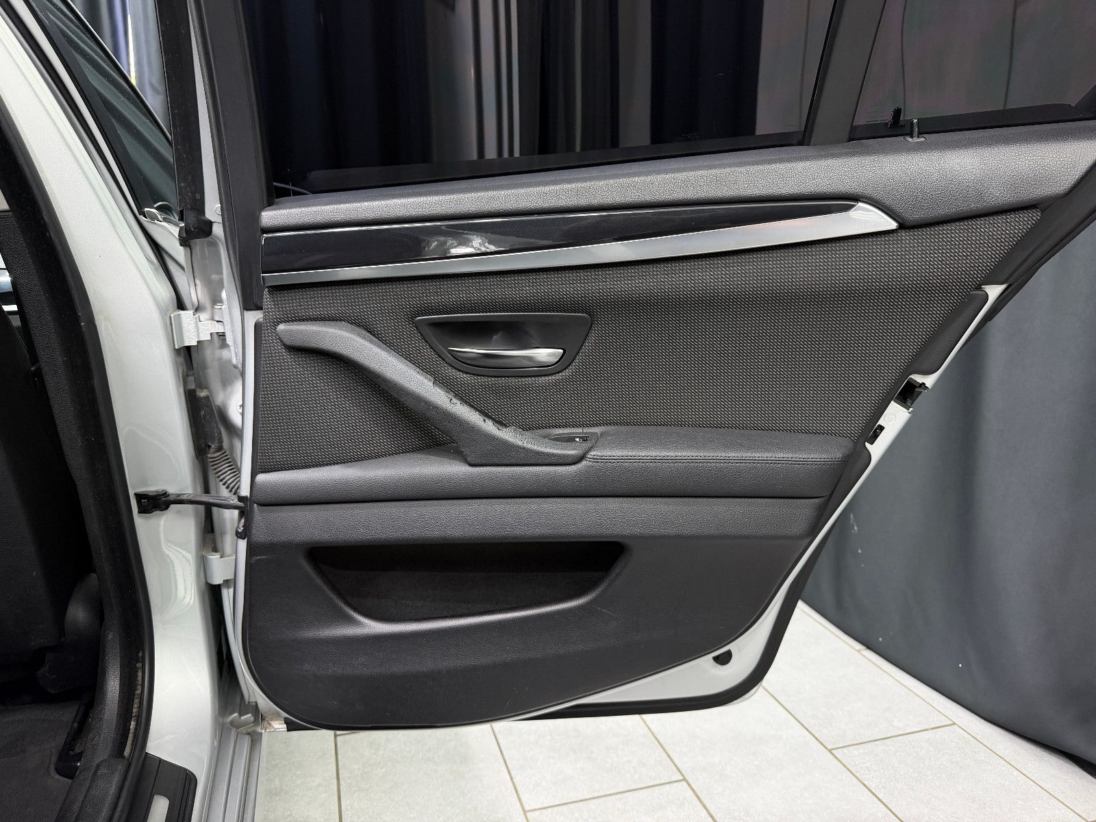 Fahrzeugabbildung BMW 530d Limousine |AUTOMATIK|PANO|NAVI|PDC