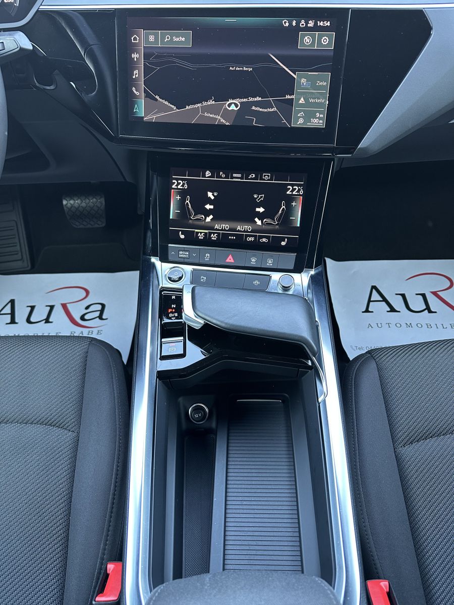 Fahrzeugabbildung Audi e-tron SpB 50 Qu S-Line Black NAV+LED+KAM+VCOCK