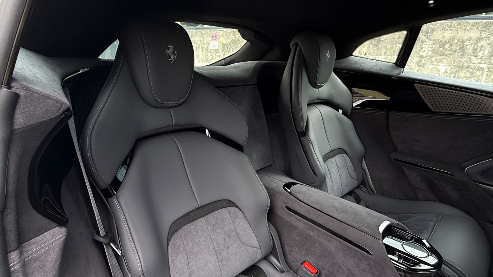 Fahrzeugabbildung Ferrari Purosangue*Voll Carbon*Massage Sitze*JBL*LED