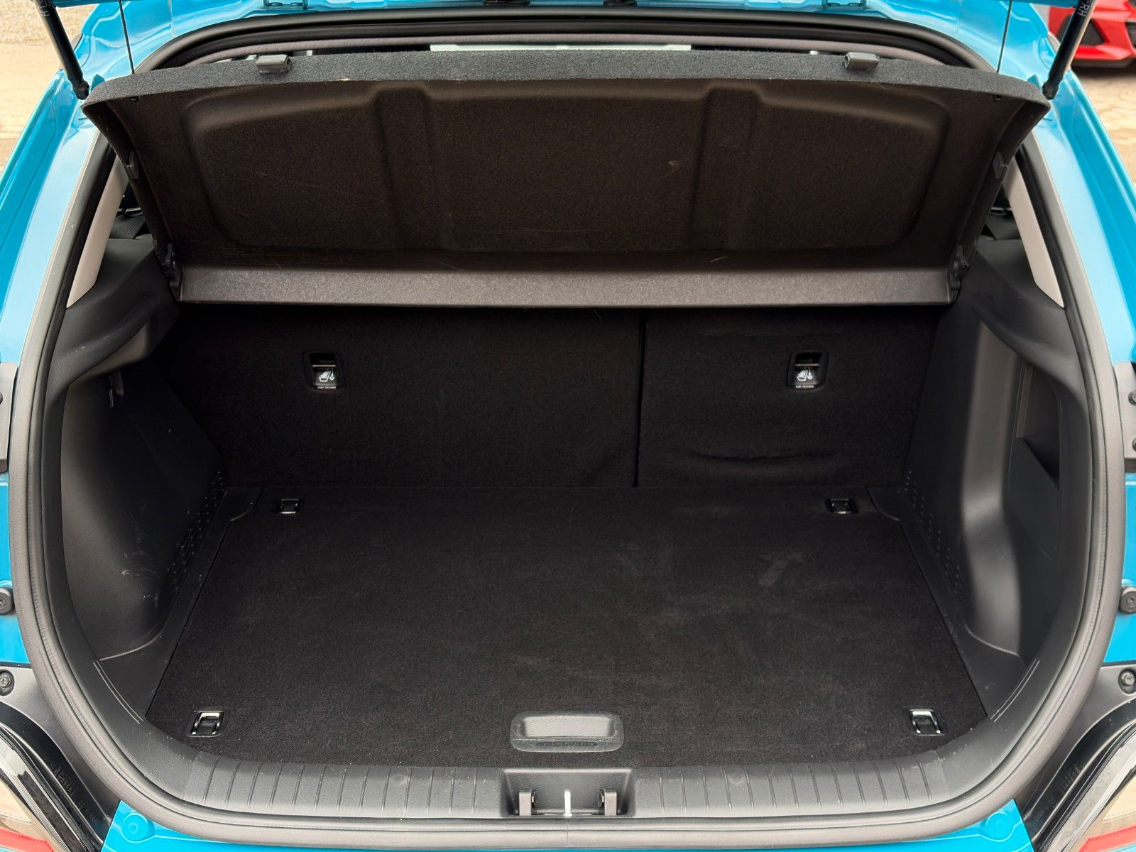 Fahrzeugabbildung Hyundai KONA E Select LKA ACC PDC SHZ LHZ CarPlay Navi