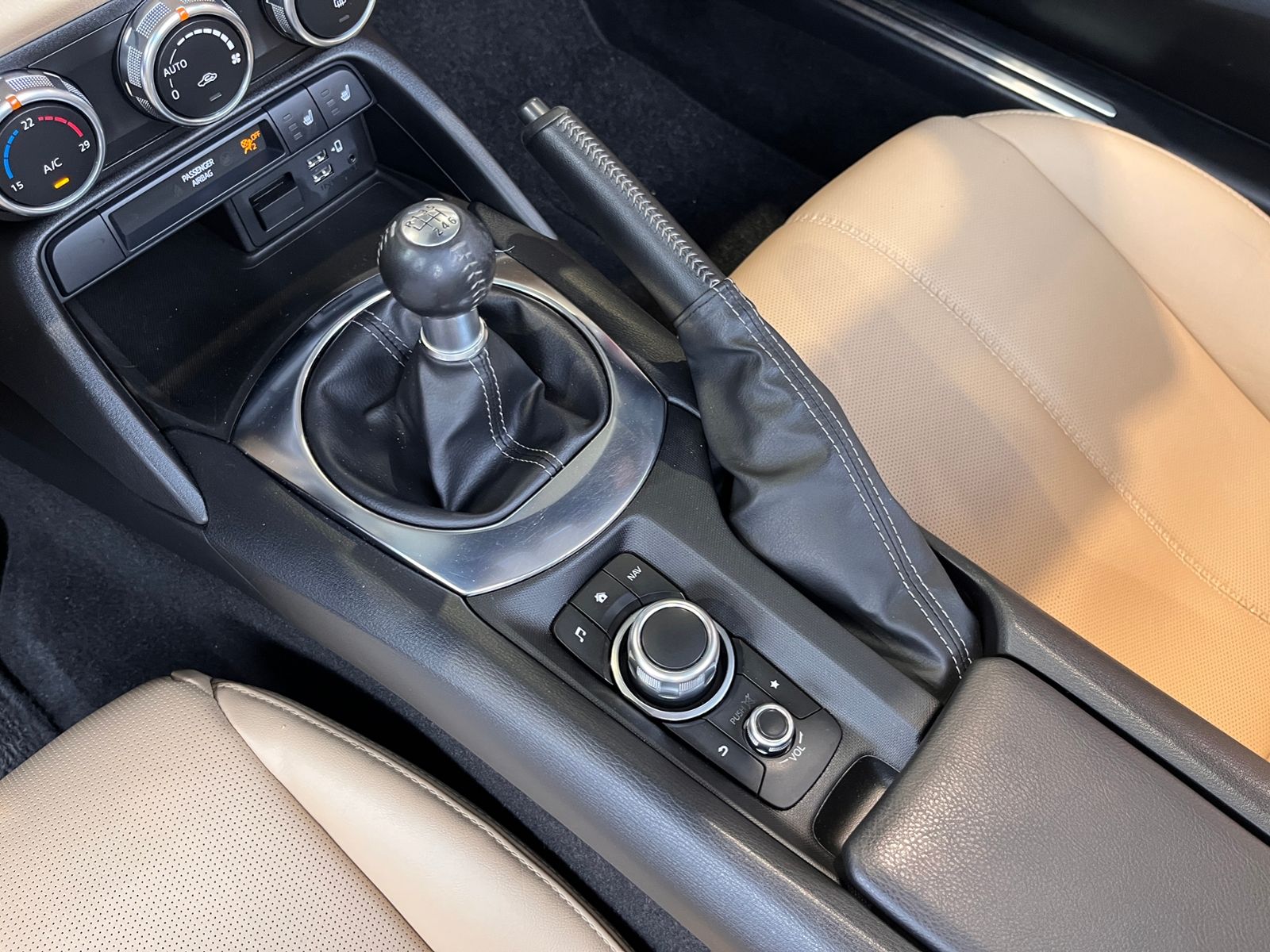 Fahrzeugabbildung Mazda MX-5 Selection KLIMA LED NAVI LEDER