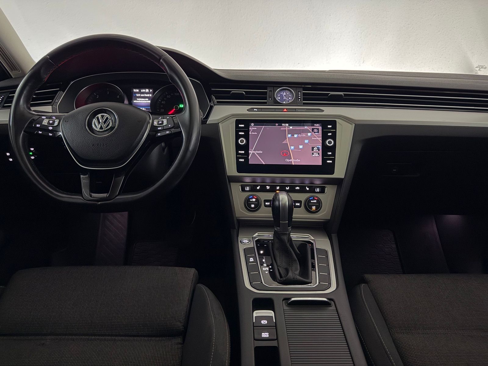 Fahrzeugabbildung Volkswagen Passat Variant Comfortline/ACC/HuD/LED/MASSAGE