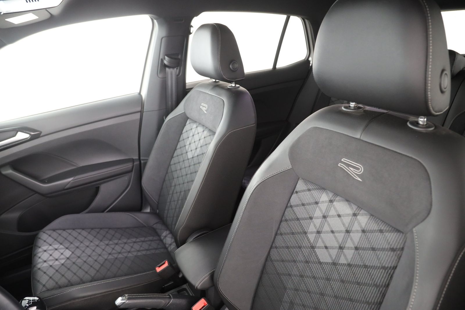 Volkswagen T-Cross - Bild 12