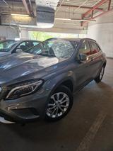 Mercedes-Benz DSG 7G  Auto/Navi/Xenon/Teilleder/Sitzheizung/PD - Mercedes-Benz GLA 180 von privat