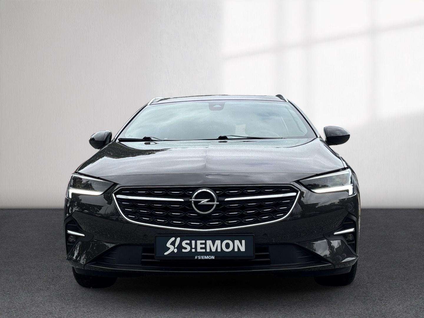Opel Insignia B Sports Tourer Elegance 2.0 D AHK Pano