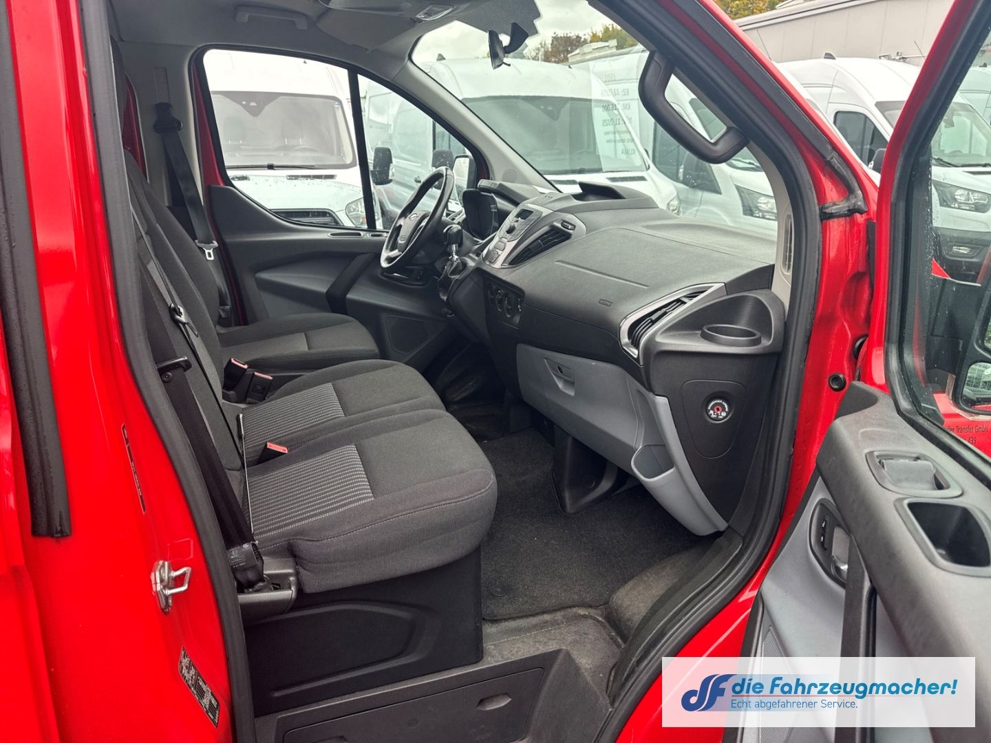 Fahrzeugabbildung Ford Transit Custom Tourneo Kombi 310 L1 Trend *1601