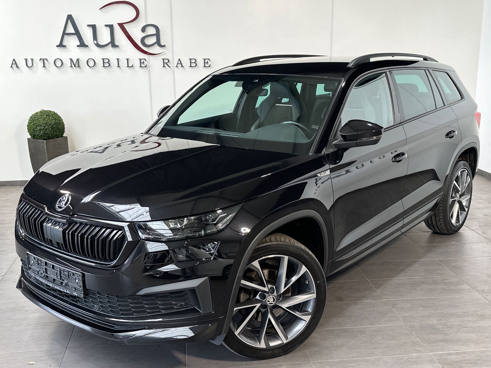 Fahrzeugabbildung SKODA Kodiaq Sportline NAV+LED+ACC+KAMERA+20ZOLL+KESSY