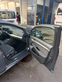 Volkswagen Golf - 8