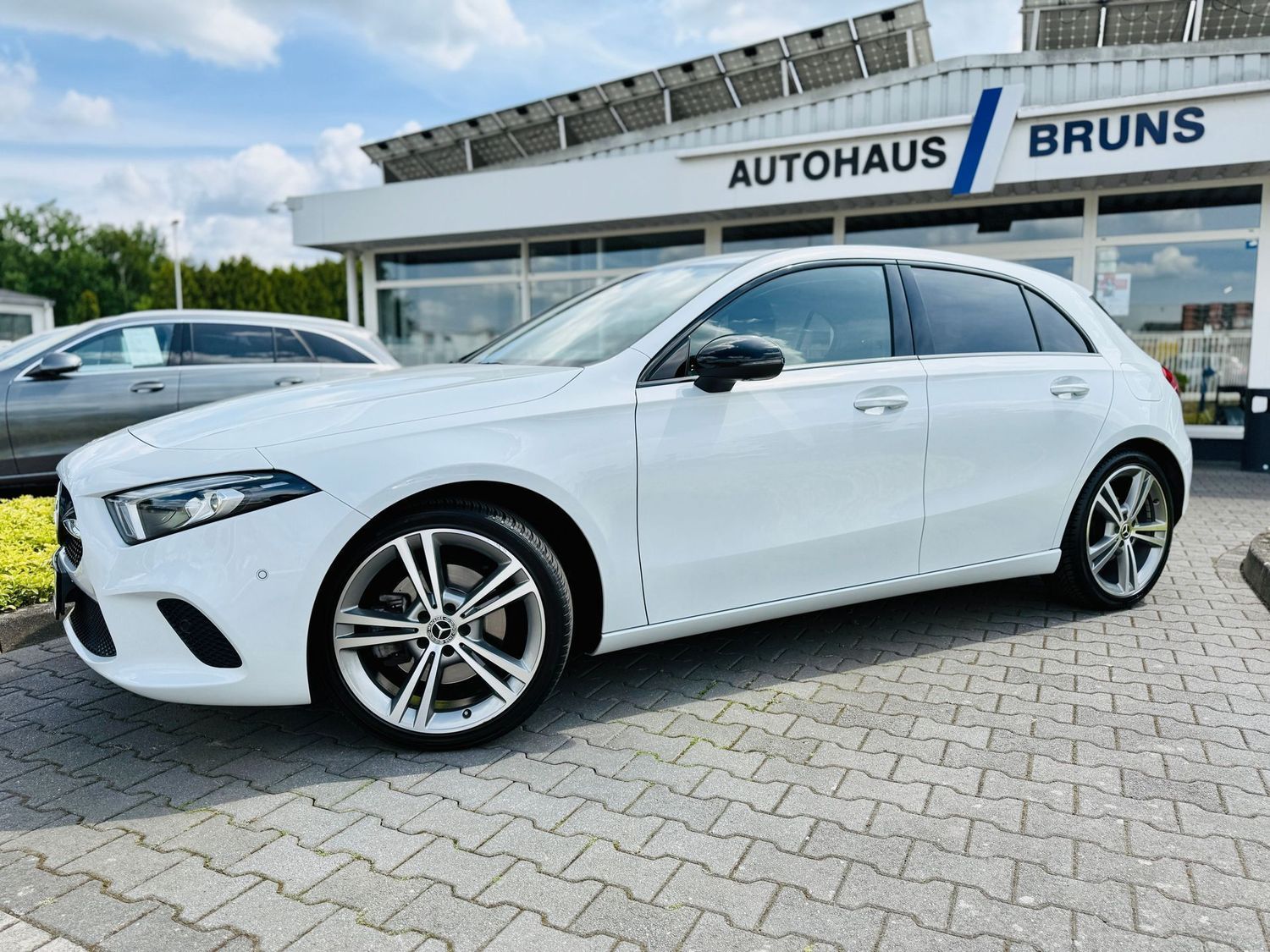 Fahrzeugabbildung Mercedes-Benz A 220 d NIGHT PROGRESSIVE, 360°, Totw., LED, PTS