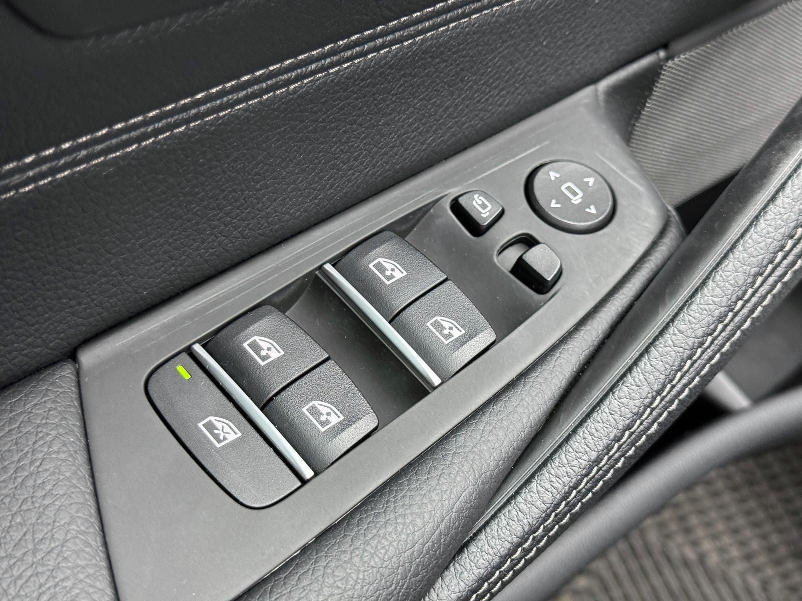 Fahrzeugabbildung BMW d*XDRIVE*M-PAKET*AHK*H&K*LIVE*360°HUD*KEYL*DAB