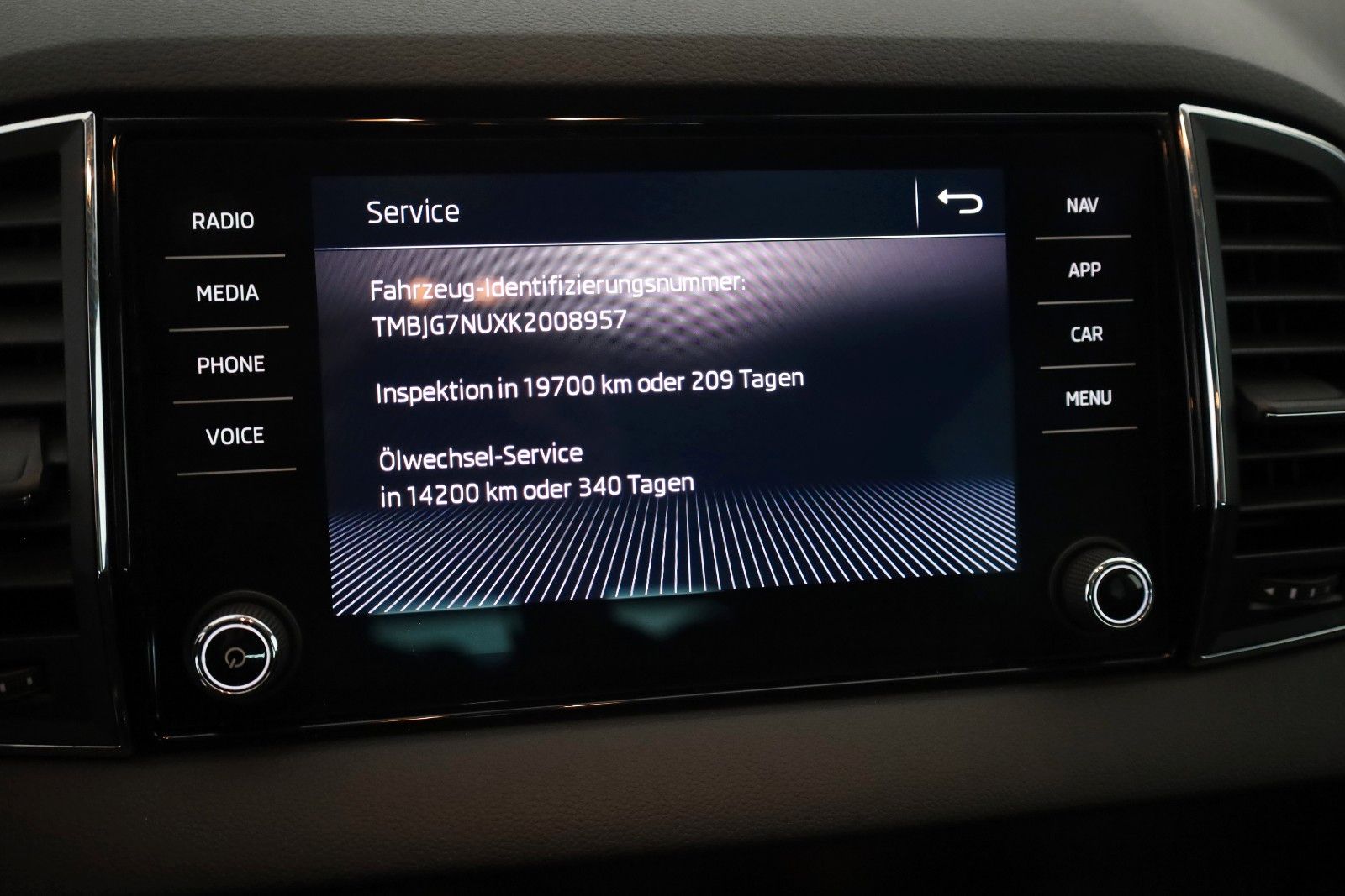 Fahrzeugabbildung SKODA Karoq Ambition Navi,LED,SH, PDC, CarPlay, 8xAlus