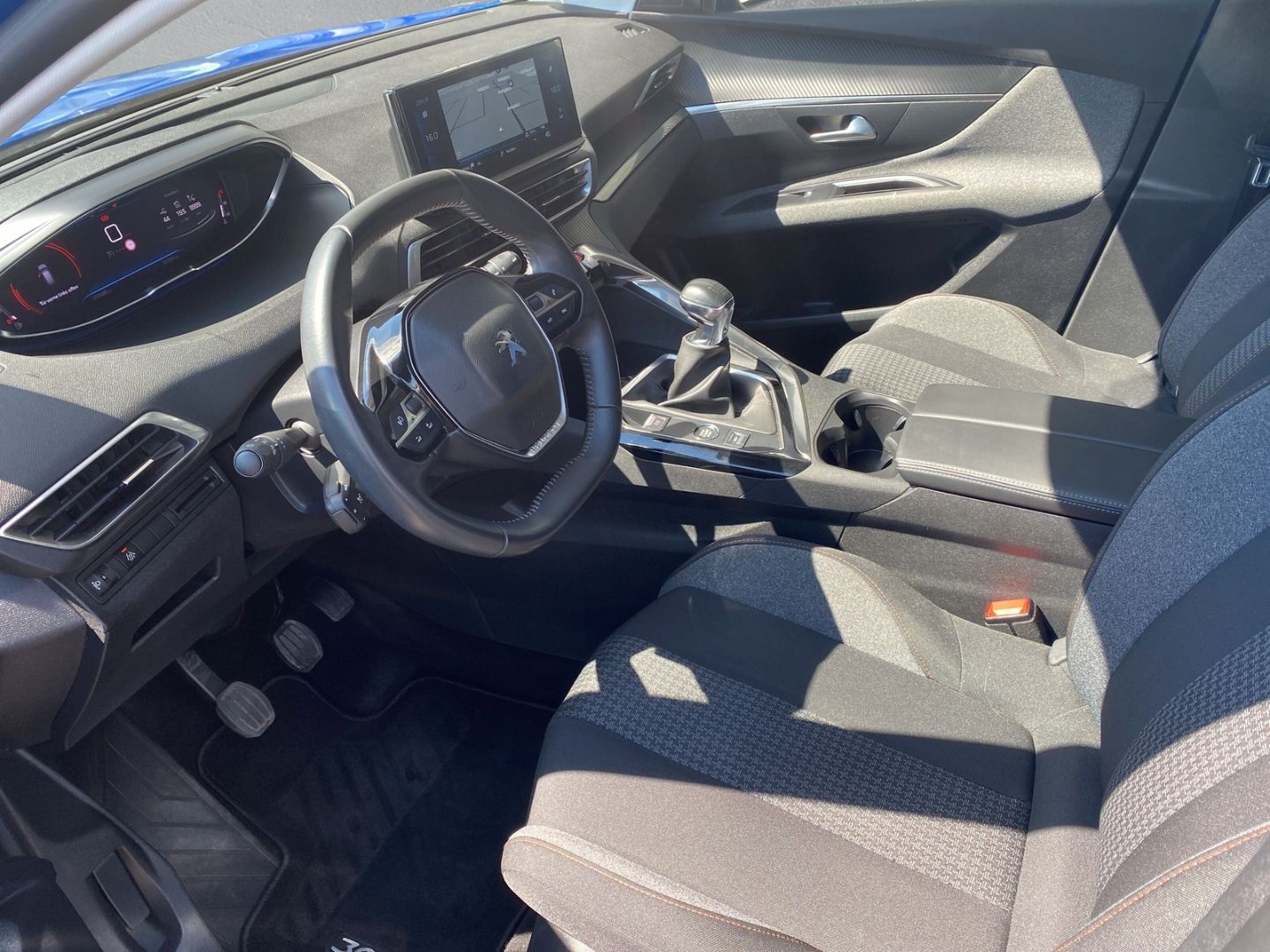 Fahrzeugabbildung Peugeot 3008 Active Pack 1.2 PureTech 130 Digitales Cock