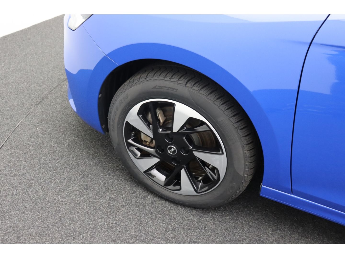 Fahrzeugabbildung Opel Corsa-e F Edition SHZ Einparkhilfe Alufelgen