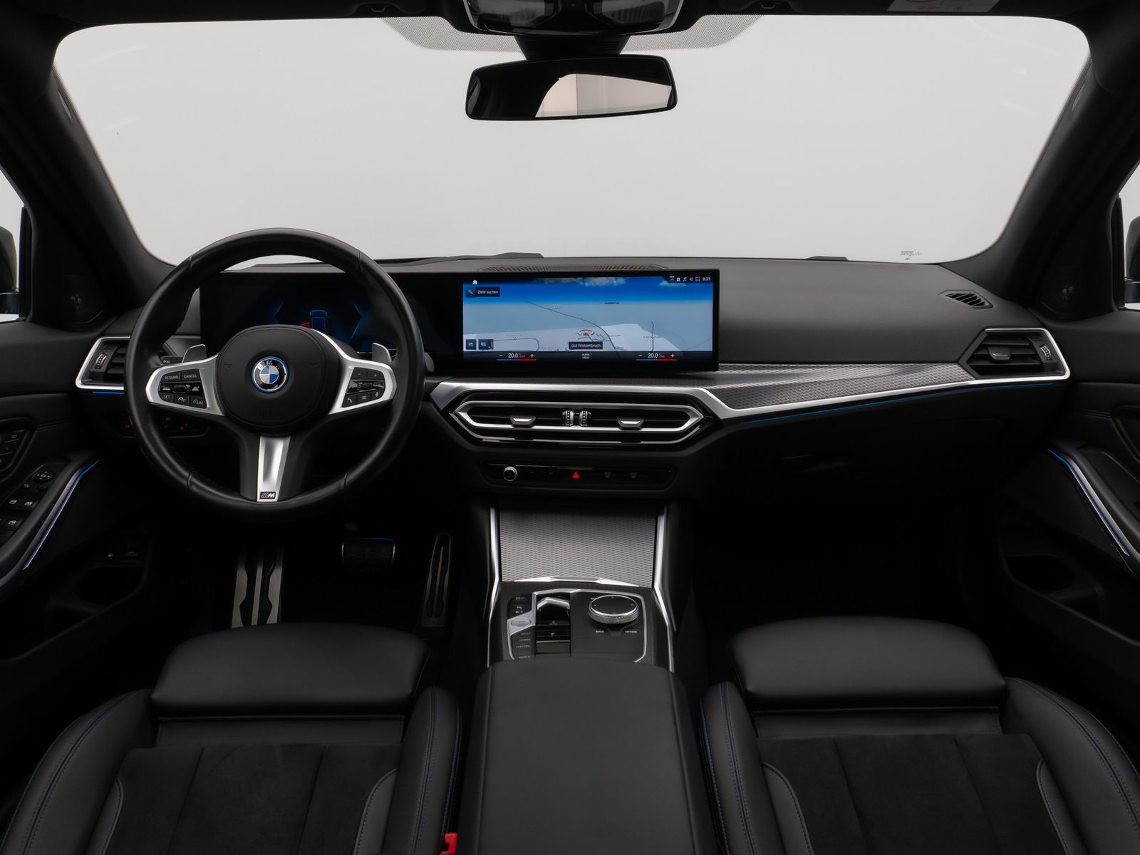 Fahrzeugabbildung BMW 330e xD M Sport Panorama Kamera HUD DAB H/K AHK