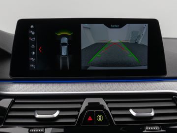 Fahrzeugabbildung BMW 520i Tour M Sport AHK HUD HI-FI  Kamera