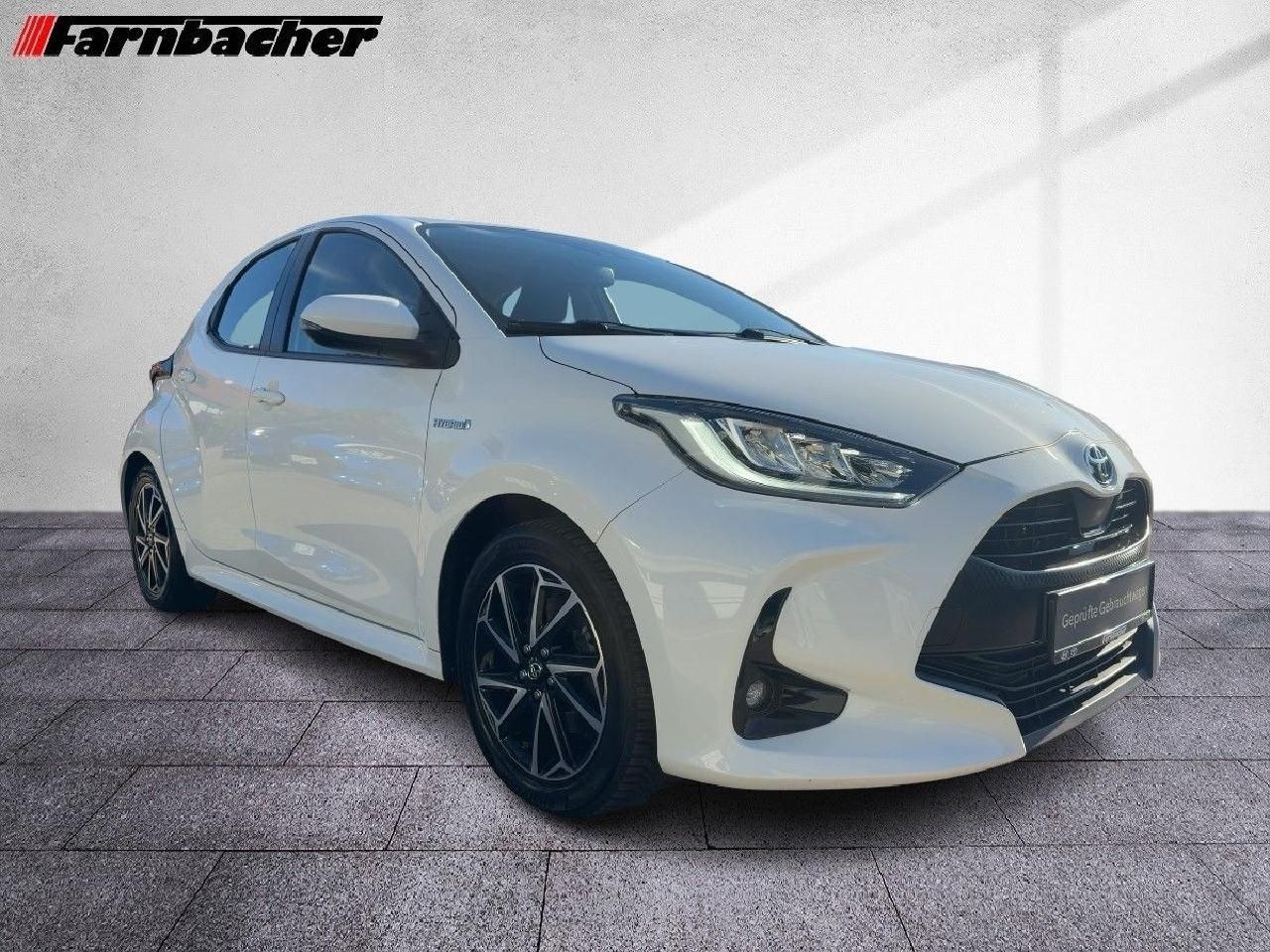 Fahrzeugabbildung Toyota Yaris 1,5 Hybrid Club *AHK+SHZ+Comfortpaket