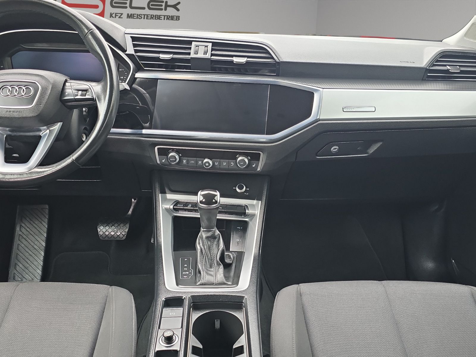 Fahrzeugabbildung Audi Q3 Sportback 45 TFSI e basis(EURO6d)