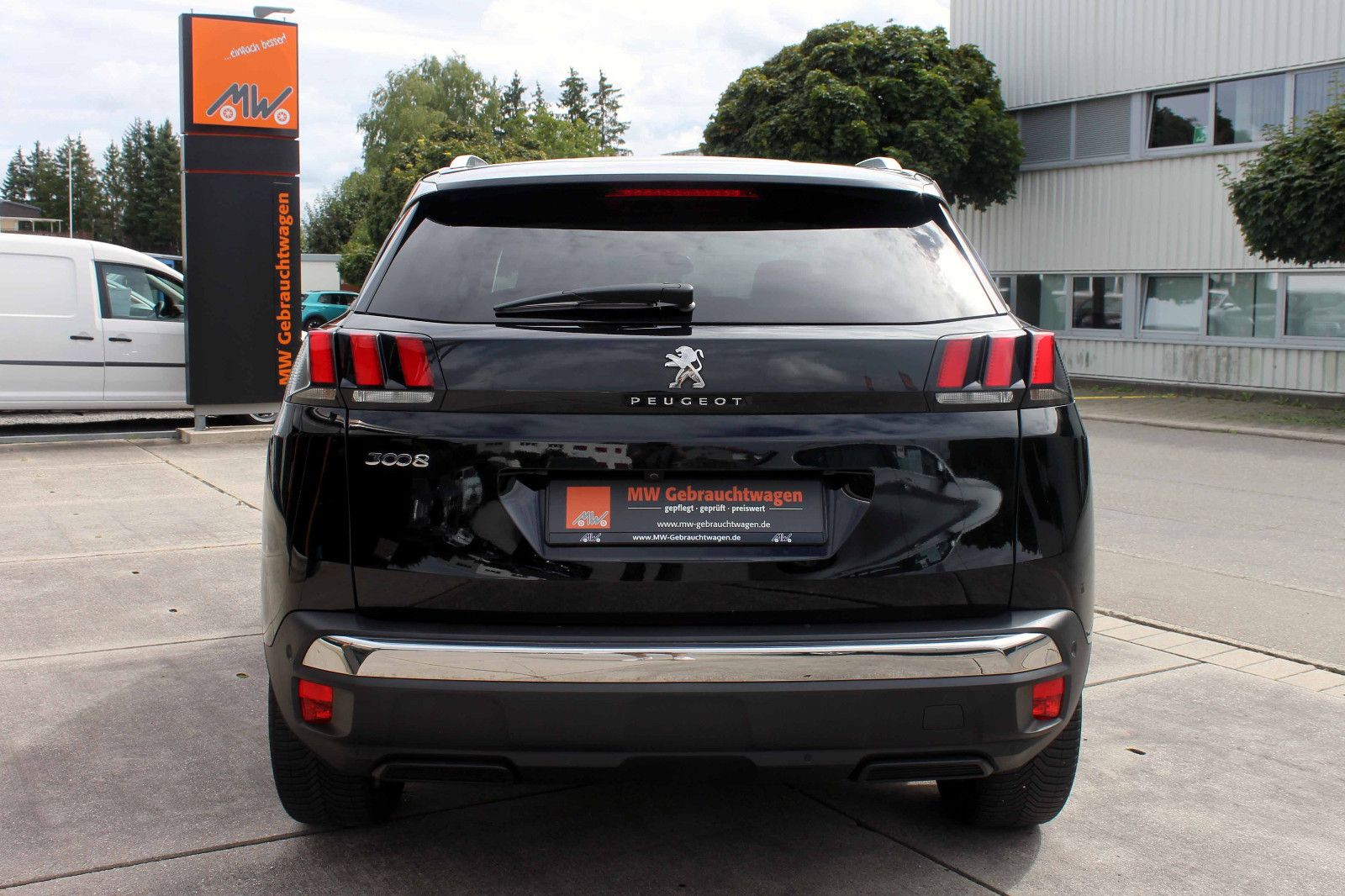 Fahrzeugabbildung Peugeot 3008 PureTech 180 Allure LED ACC 360° PANO SHZ