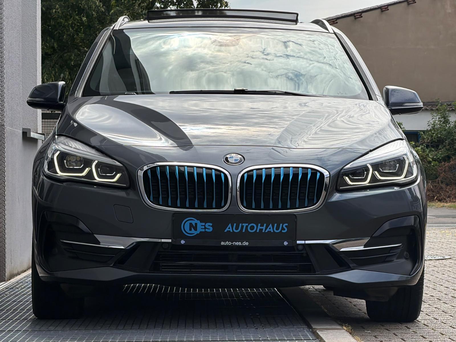 BMW 225 XE*LUXURY*PANO*LEDER*KAM*HARMAN*MEMORY*KEY*
