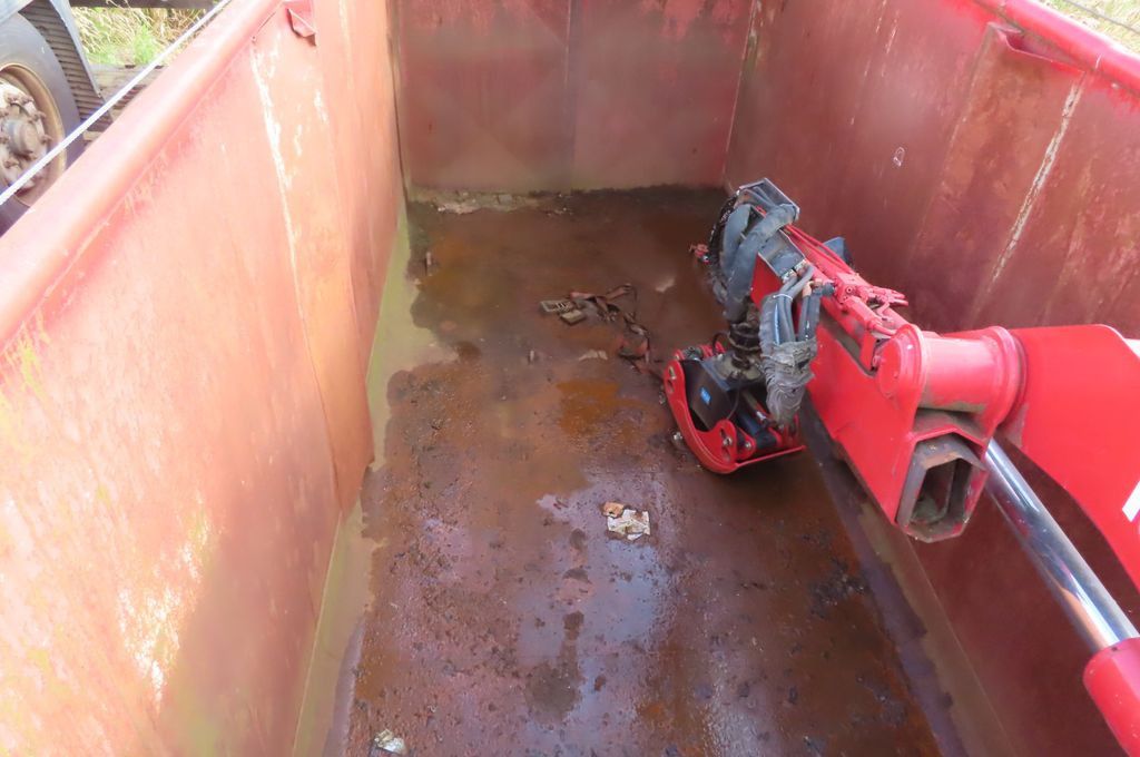 Fahrzeugabbildung Andere Krancontainer HMF 1063