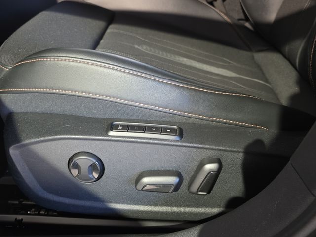 Leon 1.5 eTSI DSG*KAMERA*NAVI*AMBIENTE*